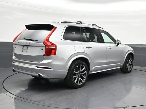 Used 2018 Volvo XC90 T5 Momentum w/ Convenience Package AWD/4WD image 5