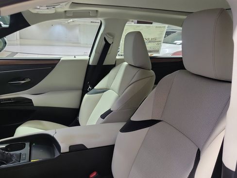 New 2025 Lexus ES 350 w/ Premium Package image 7