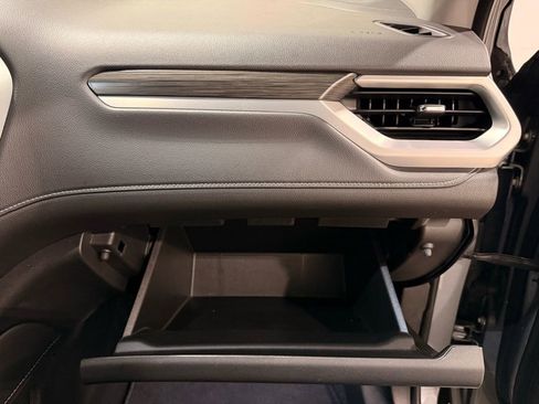 Used 2023 GMC Acadia SLT image 28