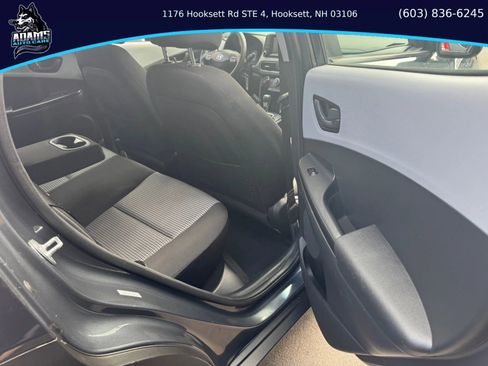 Used 2020 Hyundai Kona SE w/ Cargo Package image 16