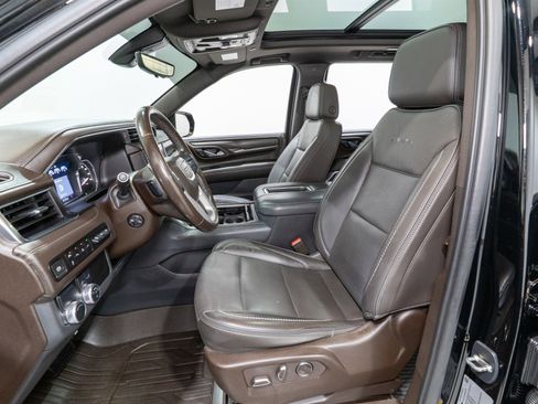 Used 2021 GMC Yukon Denali w/ Denali Premium Package RWD image 16