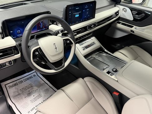 New 2026 Lincoln Aviator Reserve AWD/4WD image 4
