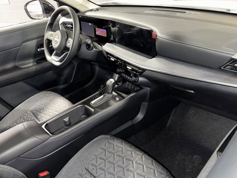 New 2026 Nissan Kicks SV w/ SV Premium Package image 28