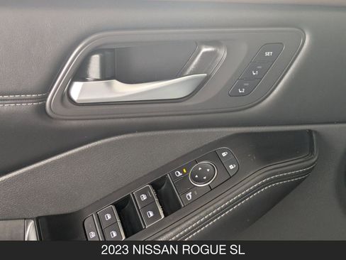 Used 2023 Nissan Rogue SL w/ SL Premium Package image 13