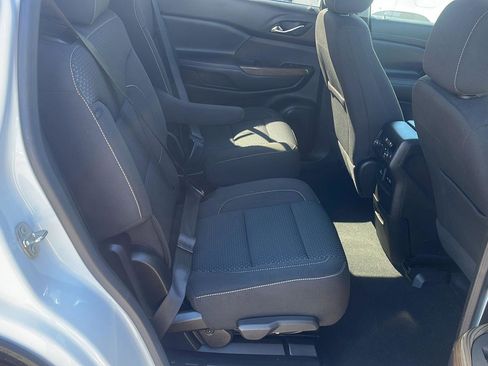 Used 2023 GMC Acadia SLE w/ Driver Convenience Package AWD/4WD image 8
