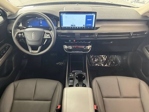 Used 2026 Lincoln Corsair Premiere FWD image 2