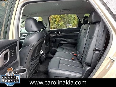 Used 2021 Kia Sorento S image 10