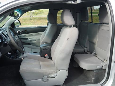 Used 2012 Toyota Tacoma PreRunner w/ SR5 Pkg image 25