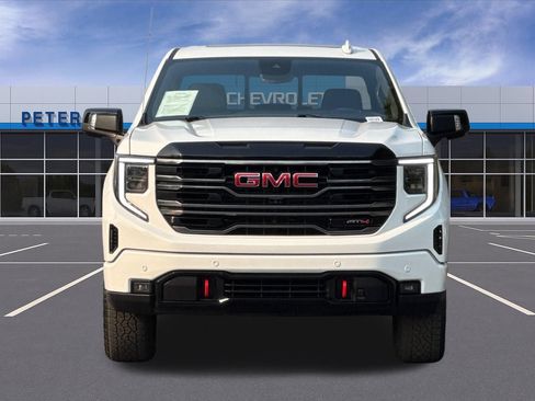Used 2025 GMC Sierra 1500 AT4 w/ Technology Package AWD/4WD image 9