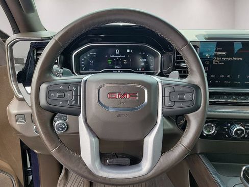 Used 2023 GMC Sierra 1500 SLT w/ SLT Premium Package AWD/4WD image 19