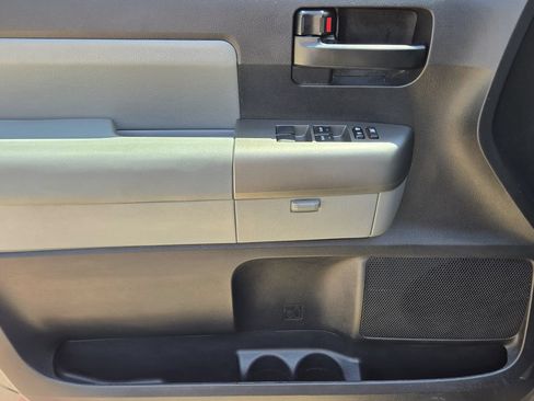Used 2016 Toyota Sequoia SR5 w/ Premium Package RWD image 16