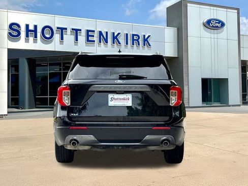 Used 2023 Ford Explorer XLT w/ Equipment Group 202A RWD image 7