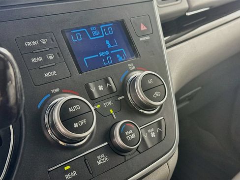 Used 2016 Toyota Sienna XLE Premium AWD/4WD image 10