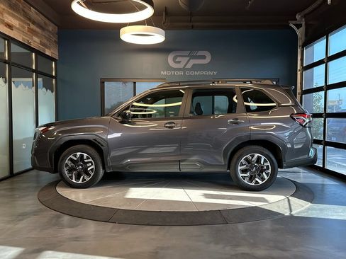 Used 2025 Subaru Forester AWD/4WD image 6