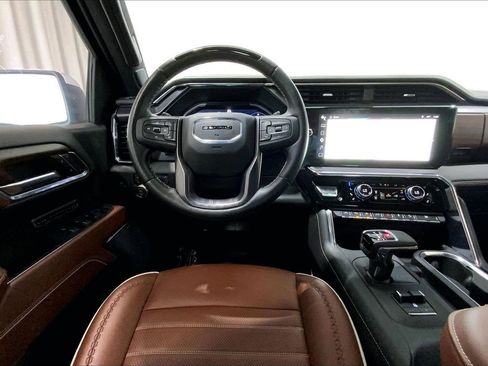 Used 2024 GMC Sierra 1500 Denali Ultimate AWD/4WD image 4