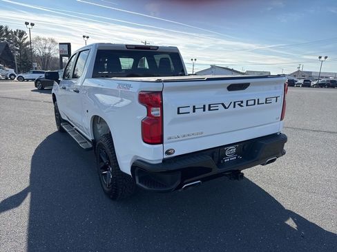 Used 2022 Chevrolet Silverado 1500 LT Trail Boss w/ LPO, Dark Essentials Package image 3