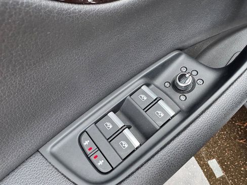 Used 2019 Audi Q7 2.0T Premium Plus w/ Premium Plus Package image 17