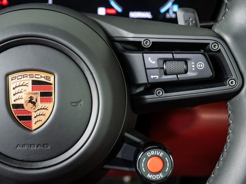 Certified 2025 Porsche 911 Carrera w/ Premium Package image 11