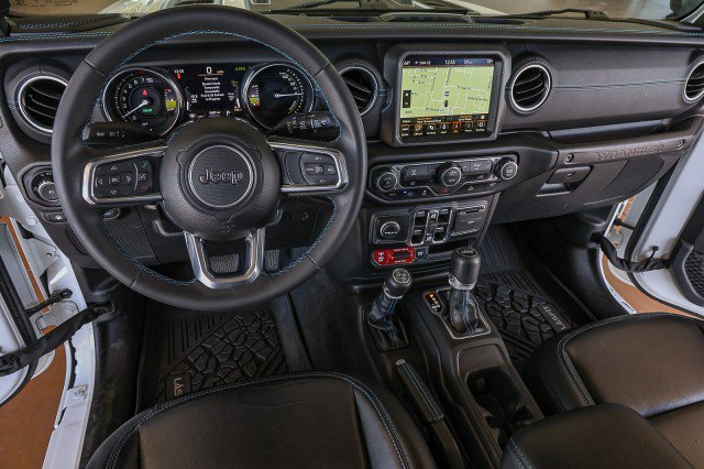Used 2023 Jeep Wrangler Unlimited Rubicon 4xe AWD/4WD image 23