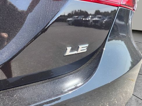 Used 2021 Toyota Camry LE w/ Convenience Package FWD image 25