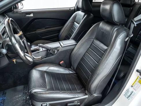 Used 2013 Ford Mustang GT Premium RWD image 18