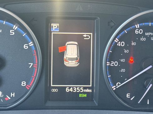 Used 2018 Toyota RAV4 XLE FWD image 14