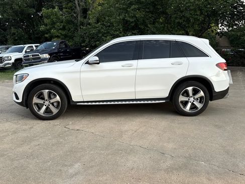 Used 2016 Mercedes-Benz GLC 300 4MATIC image 3