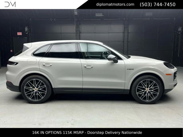Used 2025 Porsche Cayenne E-Hybrid AWD/4WD image 8