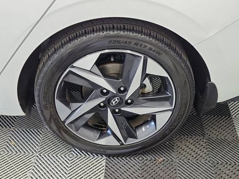 Used 2023 Hyundai Elantra Limited w/ Winter Weather Package FWD image 11