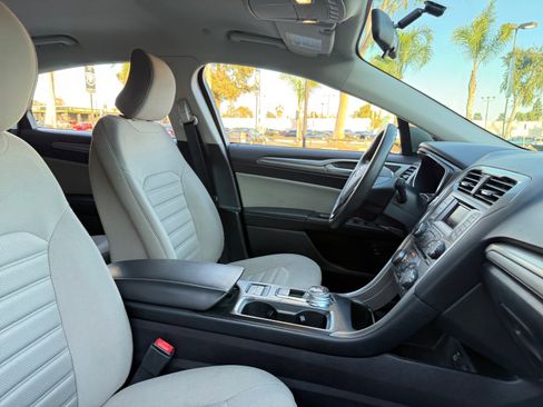 Used 2018 Ford Fusion S image 19