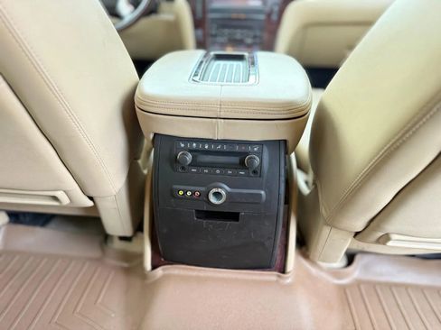 Used 2013 Cadillac Escalade Premium image 35