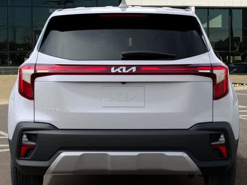 New 2026 Kia Seltos LX FWD image 13