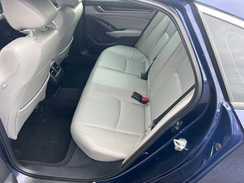 Used 2018 Honda Accord Touring image 11