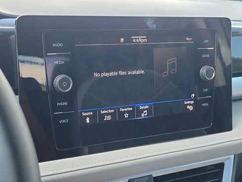 Certified 2025 Volkswagen Taos SE FWD image 23