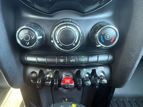 Used 2019 MINI Cooper S w/ Signature Upholstery Package image 21