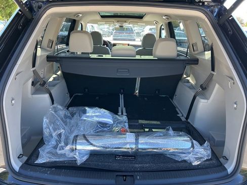 Used 2025 Volkswagen Atlas SEL Premium R-Line image 55