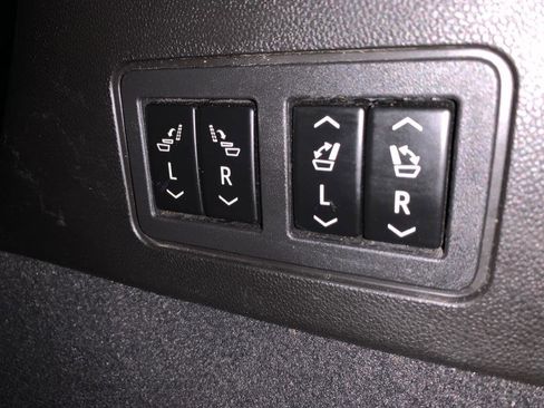 Used 2022 Cadillac XT6 Premium Luxury image 50