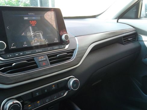 Used 2023 Nissan Altima 2.5 SV image 11