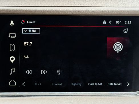 Used 2023 GMC Yukon XL Denali w/ Denali Reserve Package AWD/4WD image 10