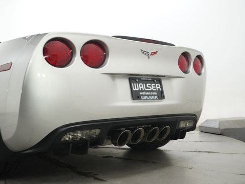 Used 2007 Chevrolet Corvette Convertible w/ Preferred Equipment Group RWD image 14