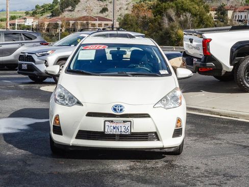 Used 2014 Toyota Prius C Two image 2