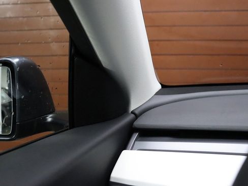 Used 2021 Tesla Model Y Long Range image 50