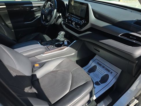 Certified 2020 Toyota Highlander Platinum AWD/4WD image 20