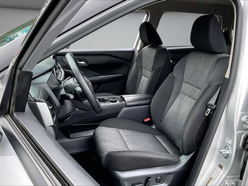 Used 2025 Nissan Rogue SV image 20