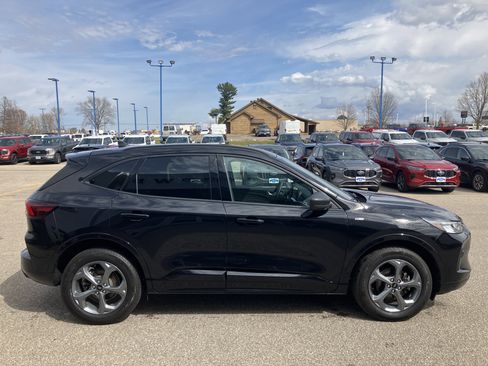 Used 2023 Ford Escape ST-Line w/ Tech Pack #1 AWD/4WD image 5