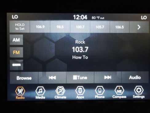 Used 2019 Jeep Compass Latitude w/ Popular Equipment Group FWD image 15