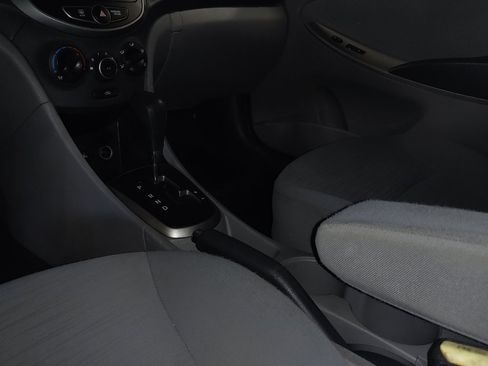 Used 2015 Hyundai Accent GLS FWD image 26