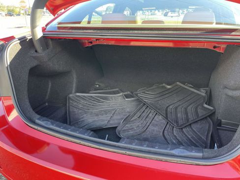 Used 2014 BMW 320i Sedan w/ Sport Package image 8