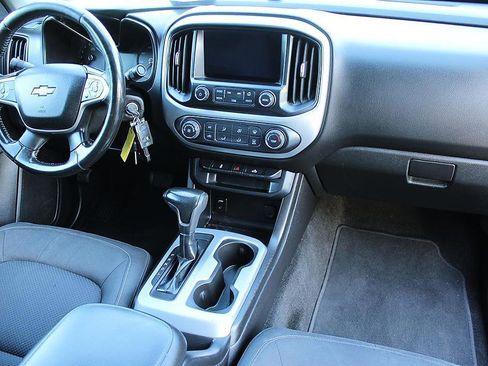 Used 2017 Chevrolet Colorado LT w/ LT Convenience Package RWD image 20
