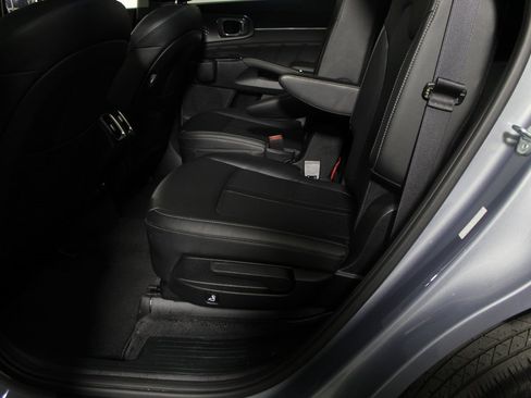 Used 2023 Kia Sorento SX image 12